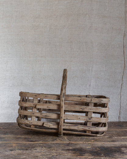 Le panier en bois ancien
