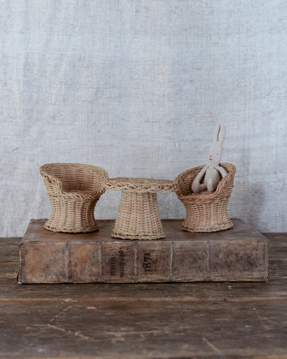 Les meubles de poupees